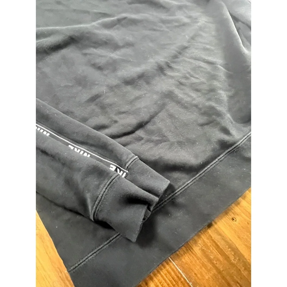 Nike Mens Crewneck Sweatshirt Black Logo Taping Sleeve Swoosh XL Pullover - Picture 2 of 5